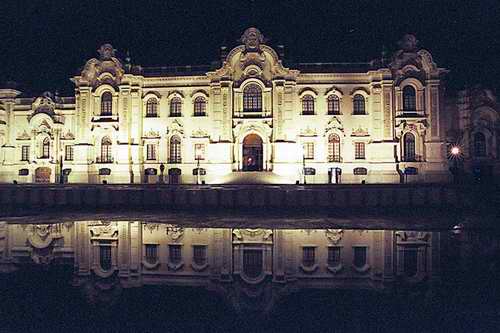 Goverment Palace at night